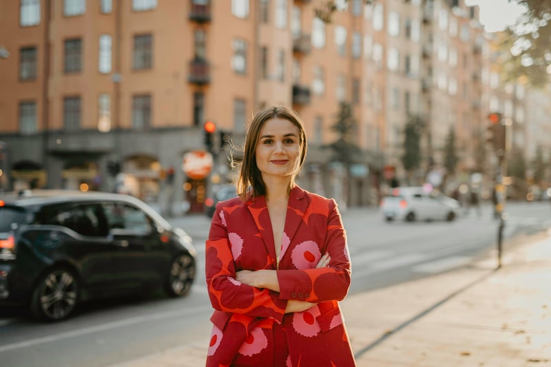 Kurs Vad är Runway 1, Midjourney, Dall-E,  Adobe Firefly, ChatGPT och Google Bard? Kom igång med generativ AI med Paulina Modlitba